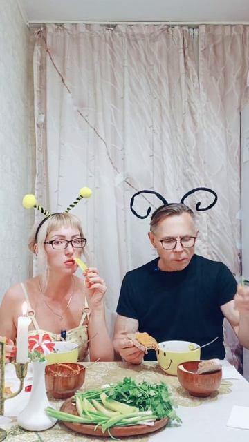 Чечевичный суп😋😋😋,фрагмент мукбанга