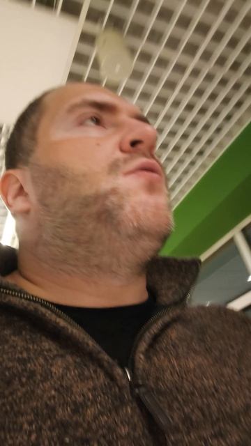 ЗАШЕЛ ЗА ПРОДУКТАМИ В МАГАЗИН