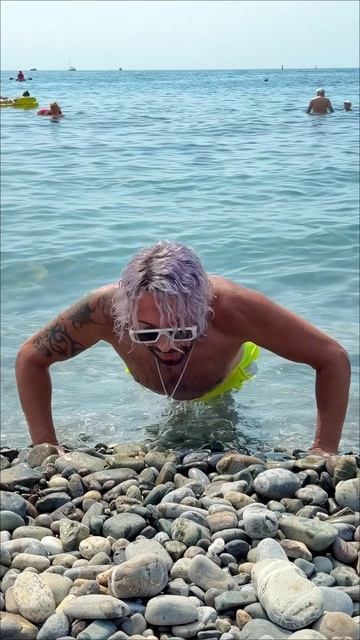 На спорте. 😃