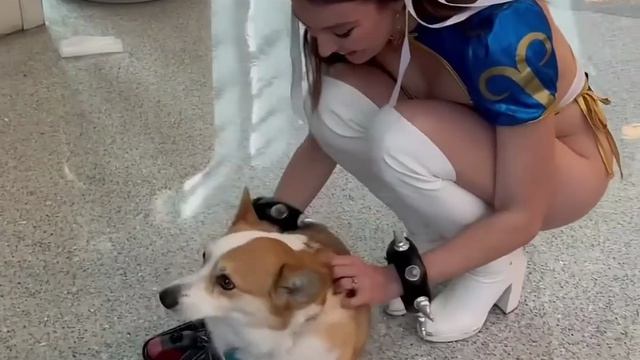 Девушка и собачка ☺