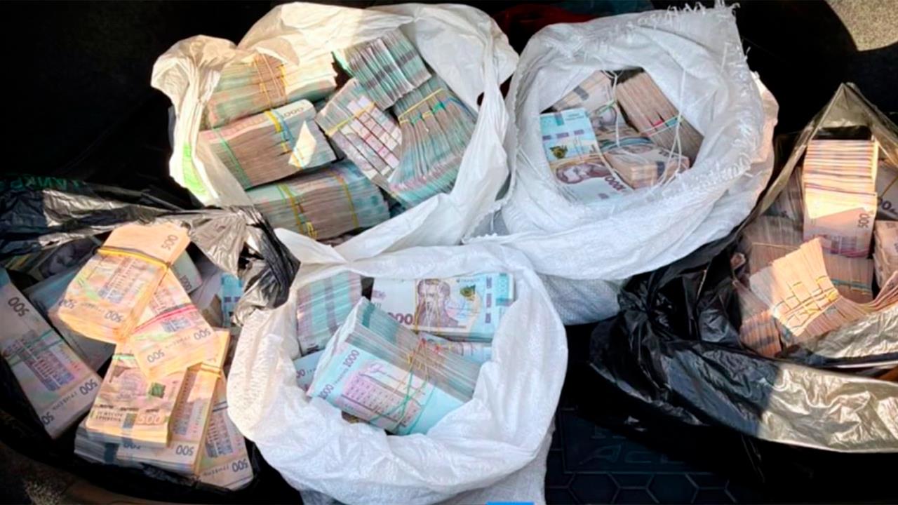 Коррупционные скандалы на Украине продолжаются один за другим