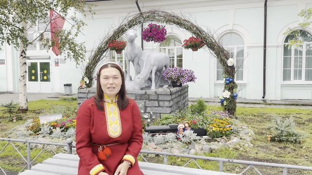 Цветочная композиция и интересные люди