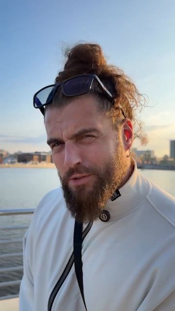 Сижу реально сейчас работаю 😅 Ищу музыку в инсте для своего клипа. Не могла не сохранить 😀