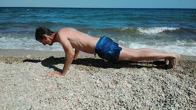 Отжался на побережье Чёрного моря