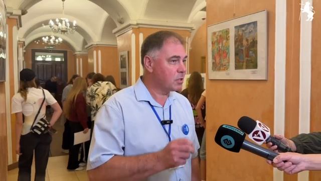 🎨  Владимир объединил юных художников со всей России