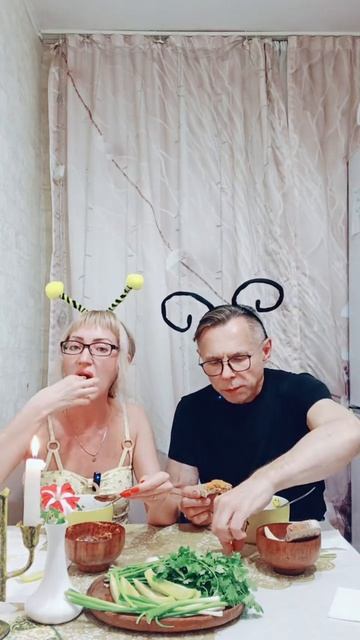 Чечевичный суп😋😋😋,фрагмент мукбанга
