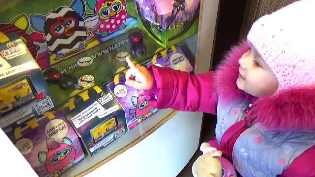 Фёрби в Хеппи Мил Макдональдс Furby Happy Meal In McDonald's