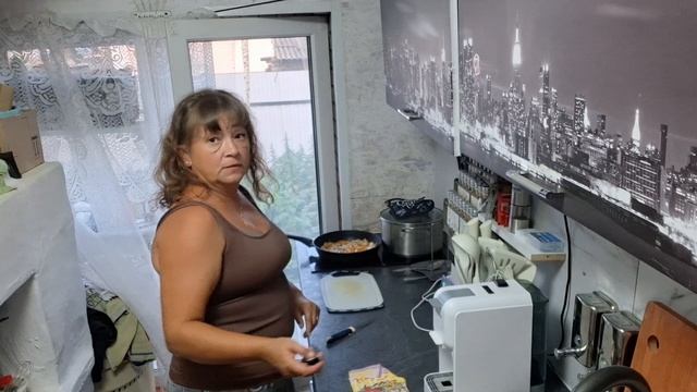 свет то включат, то выключат,быстрей хоть супчик приготовила 25.08.26