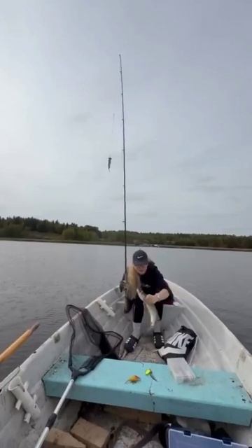 С Женой на рыбалке 🎣 😊