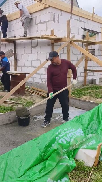 Приехала бетономешалка заливать армопояс на молельную комнату Матери Божьей Казанской