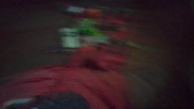 Маньяк заставляет меня порезать руку я с ним покончил.