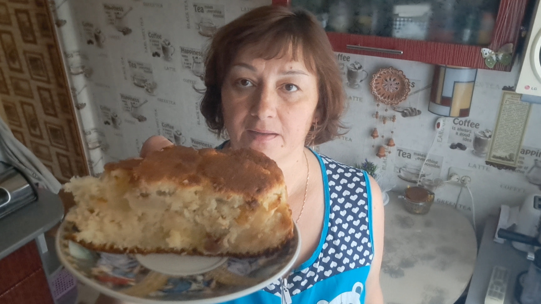 МАННИК С ЯБЛОКАМИ И ИЗЮМОМ