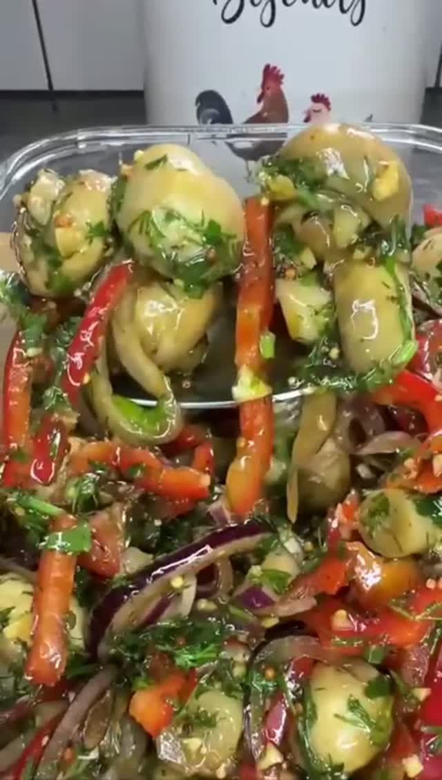 Маринованные шампиньоны в соусе.