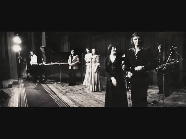 Нора Бумбиере и Виктор Лапченок Желтый лист