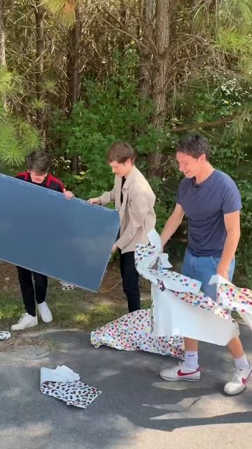 Guess The Gift, Keep It