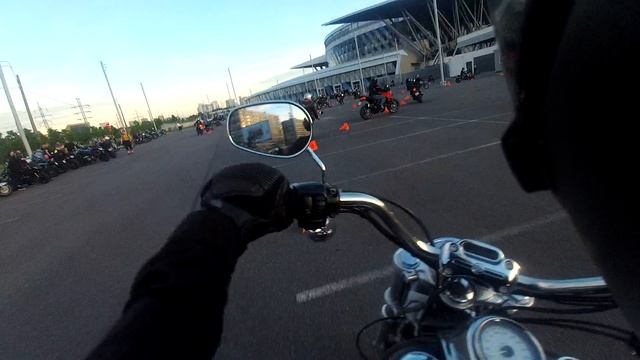 Dyna Low Rider низковата для мото джимханы
