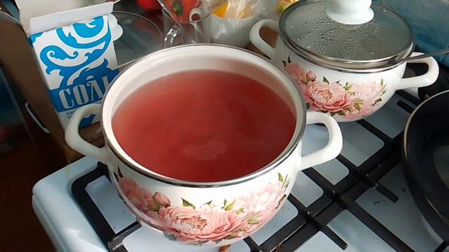 Управилась с помидорами!
Закрыла помидоры
Салат и томат в морозилку!
Воскресенье.23.08.2026
