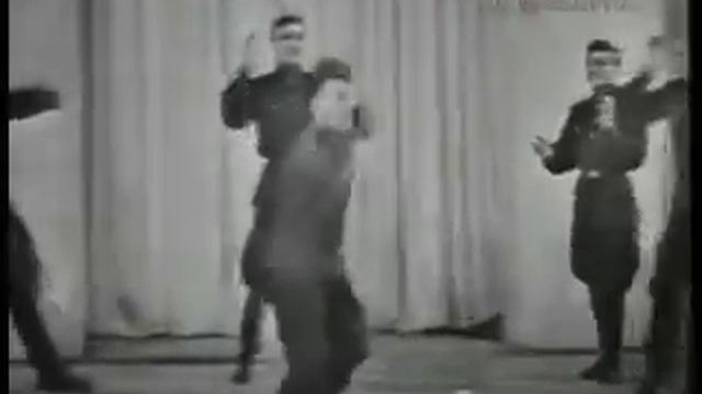 Гопак в исполнении красноармейцев.mp4