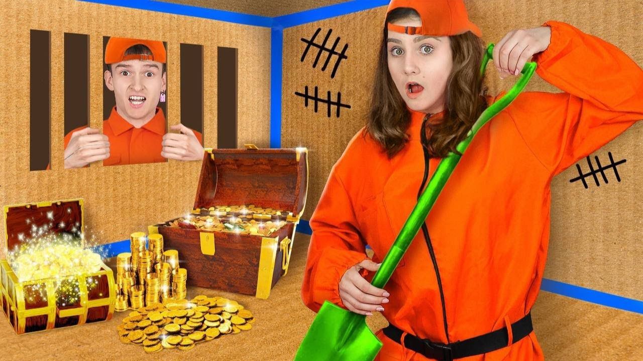 Мы Построили Тюрьму из Картона # Бедный Заключенный Vs Богатый Заключенный