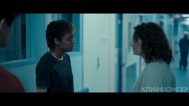 Люди играют в страшную игру с РУКОПОЖАТИЕМ, в которой нельзя находиться больше 90 СЕКУНД [пересказ]