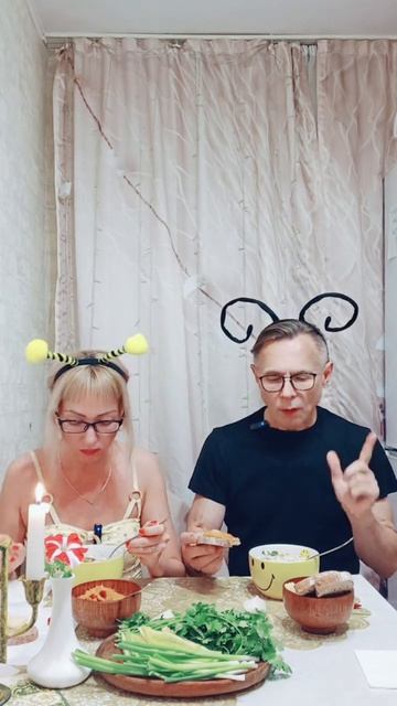 Чечевичный суп😋😋😋,фрагмент мукбанга