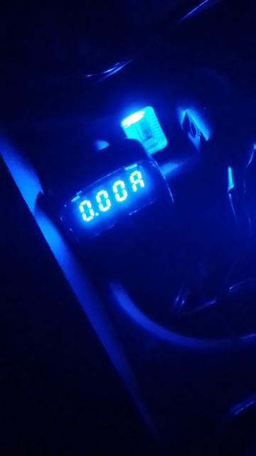 Ночью на улице +19 а в салоне авто +22, вполне нормально