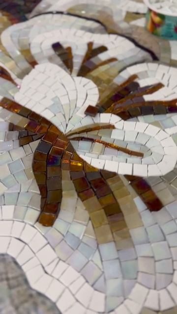 В процессе создания мозаичного панно с цветами #mosaic #мозаика #flowers #цветы