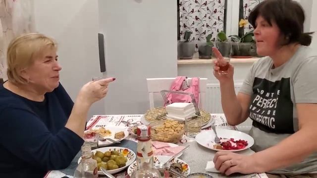 САМВЕЛ АДАМЯН ПО ПРОСЬБАМ ЗРИТЕЛЕЙ НАДЯ ПРИЕХАЛА НА ИГРЕНЬ НАЧАЛА С КОНЬЯКА И ЗАКУСКИ..