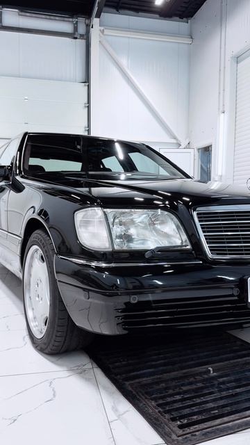 Mercedes-Benz S-Class W140
