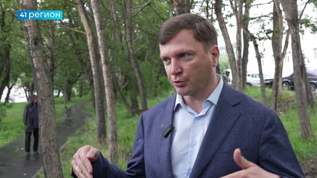 ДЕПУТАТЫ ПРОВЕЛИ ВНЕПЛАНОВОЕ ВЫЕЗДНОЕ СОВЕЩАНИЕ В СКВЕРЕ НА КРОНОЦКОЙ В СТОЛИЦЕ КАМЧАТКИ • НОВОСТИ