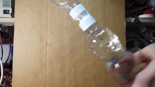 Устройство для производства торнадо - вихрь в бутылке