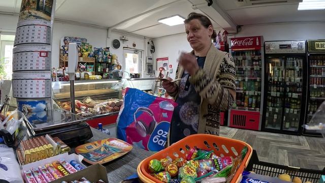 Первые прогулы,цистерна водки,издевается над Ирой,оплата водкой,агрессивный телок,солевой заступник'
