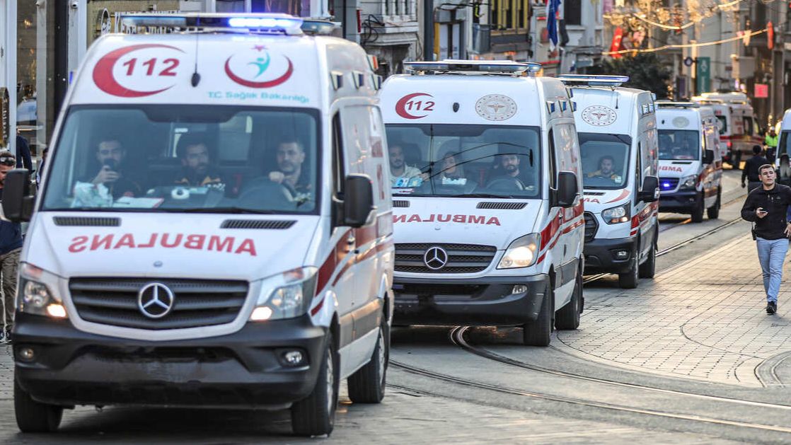 Автобус врезался в бензовоз в Турции 35 человек пострадали