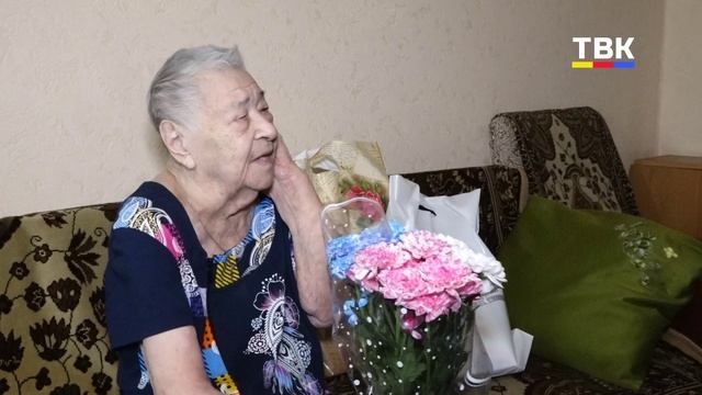 Век плюс три года: в Искитиме чествуют Полину Сафронову — учителя, ветерана и поэта