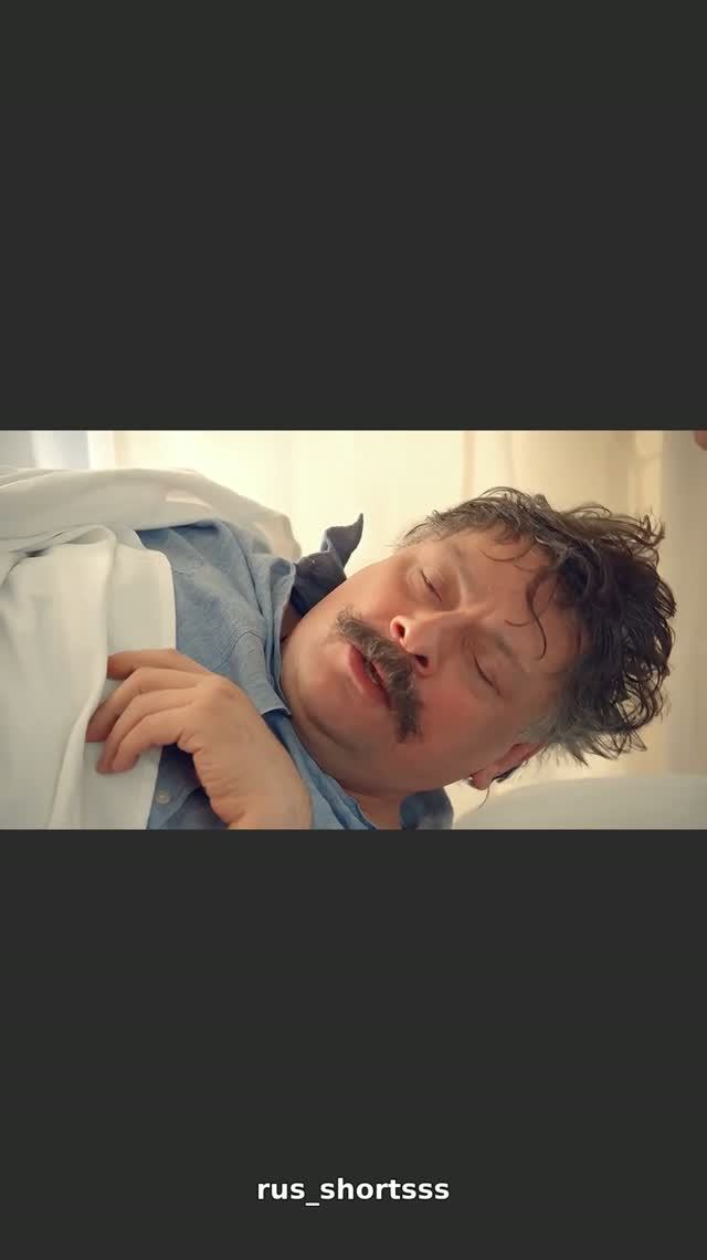 Шеф отключился прямо на банкете 😂