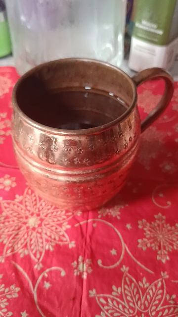 Вода омедннённая - в кружке из меди