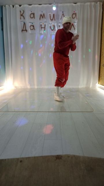 спортивным видом танца Break Dance выступаю на корпоротивах свадьбах тоях днях рождения выполня