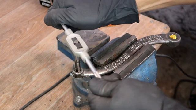 Реставрация сильно заржавевшей мясорубки