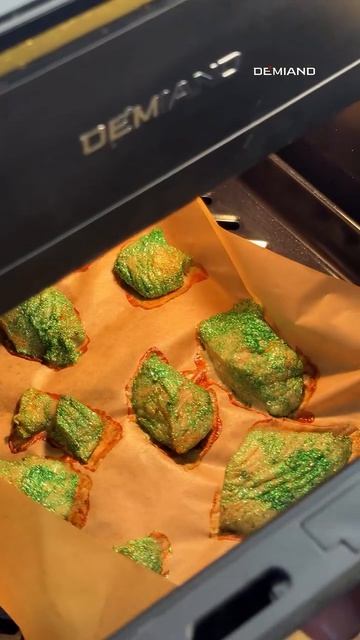 Куриное филе с зеленым глитером 💚