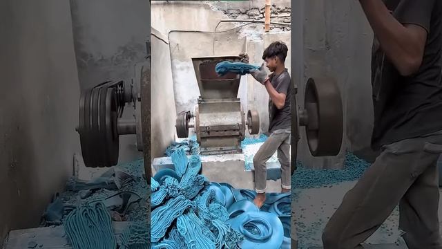 Умельцы Пакистана. Изготовление пластиковых бочек. Весь процесс.