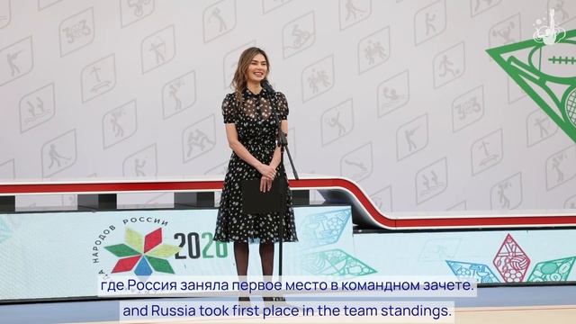 Постройневшая Алина Кабаева вышла в свет в прозрачном платье