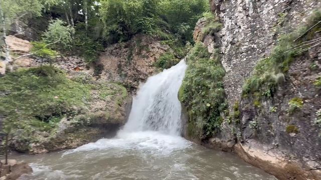 Медовые водопады и гора Кольцо