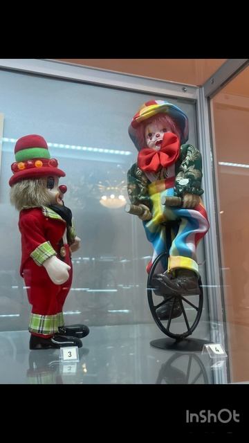 Выставка клоунов, 1 часть