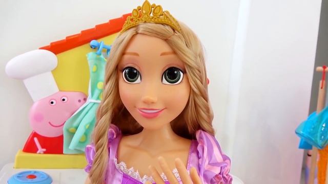 Диана и новая кукла Рапунцель