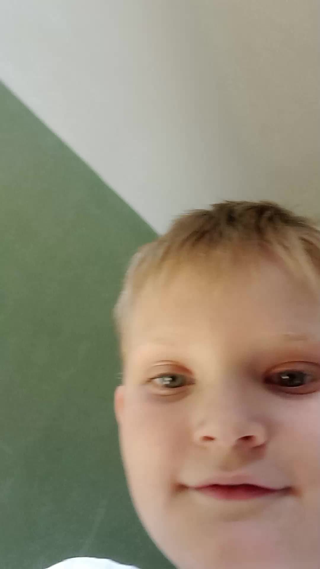 Я начинающий блогер и я буду снимать один и другом Ильназом.