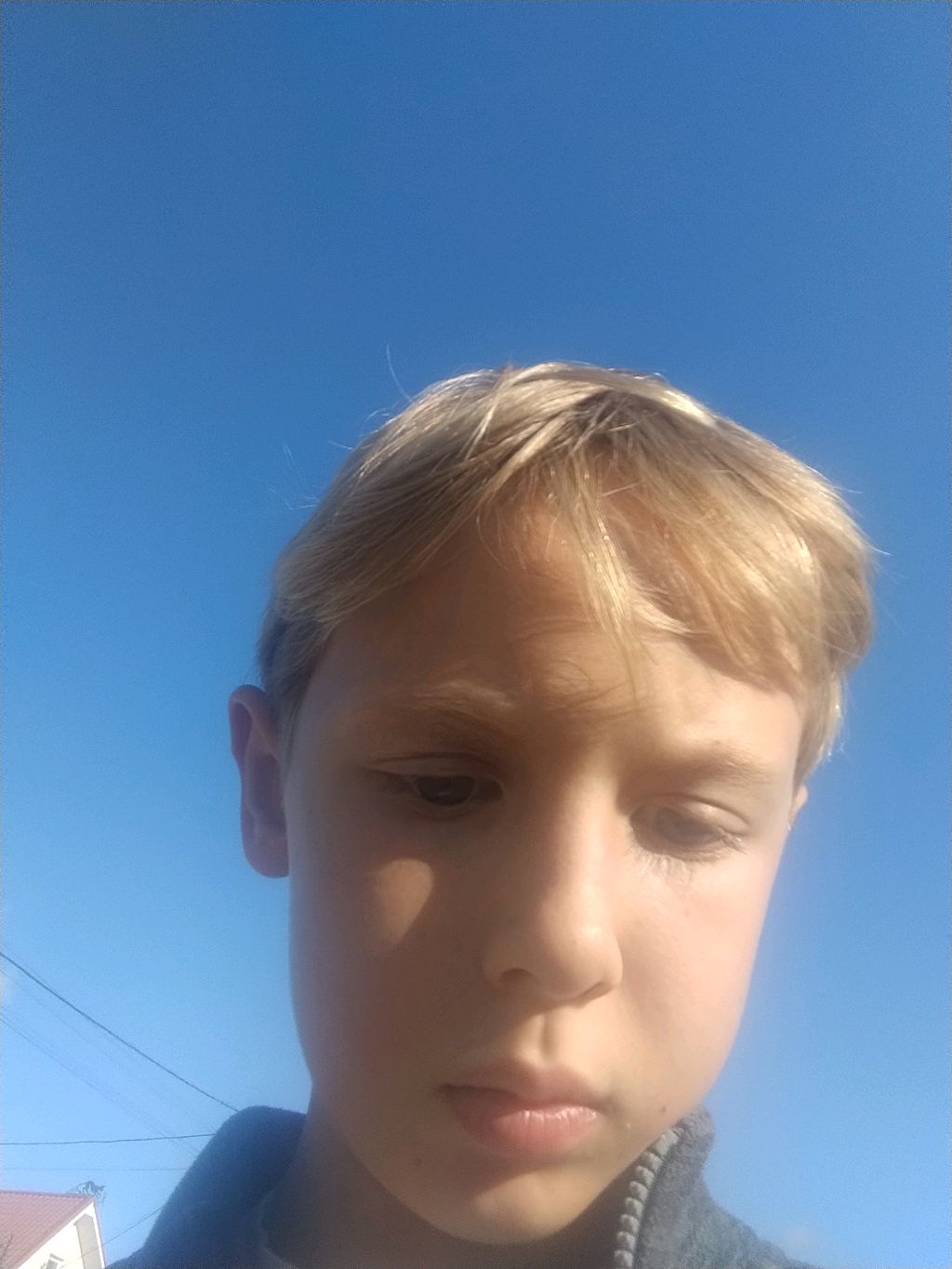 Мы с Яном прыгаем на батуте