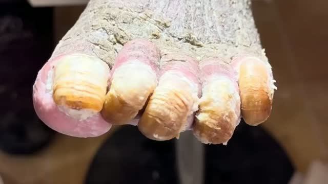 ЭТО ЧТО-ТО С ЧЕМ-ТО! АСМР ЧИСТКА НОГТЕЙ!