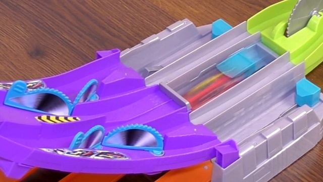 ХОТ ВИЛС Трек- ПИЛА Машинки на Магнитах Hot Wheels