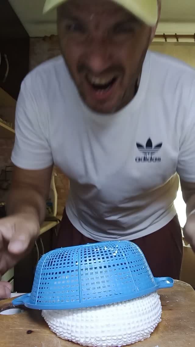 Очередной презент для Мамы.... Жора помогает! 🤗🤗🤗