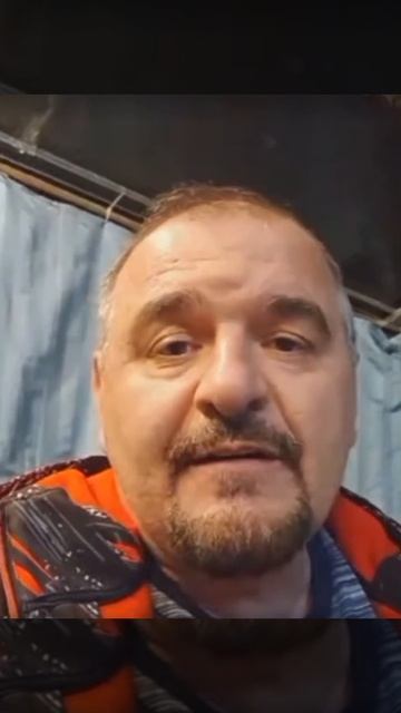 Всё нутро показал
